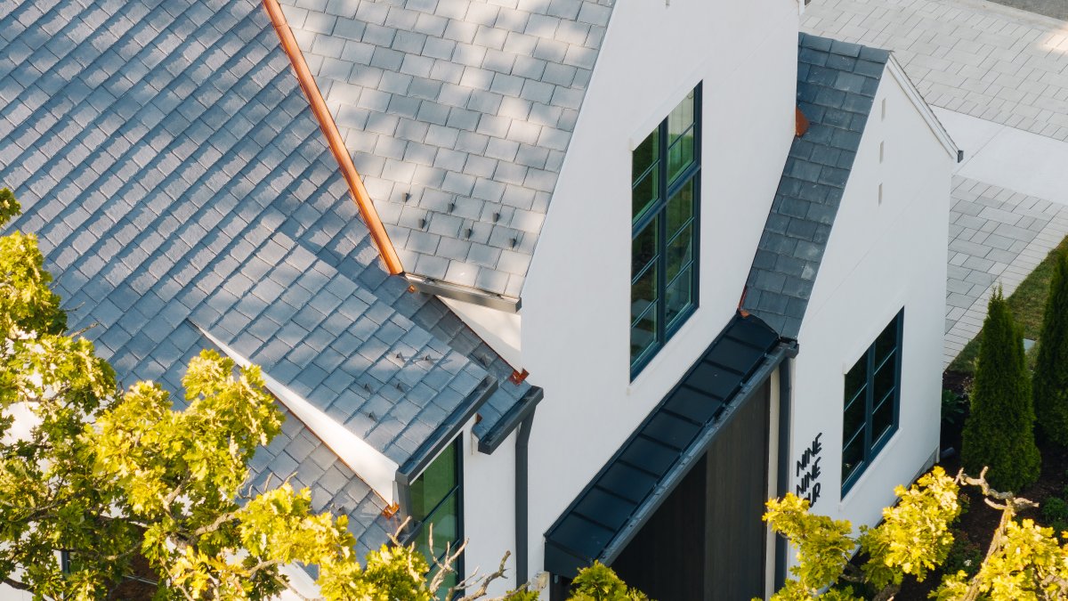 birds eye view of corner of roof