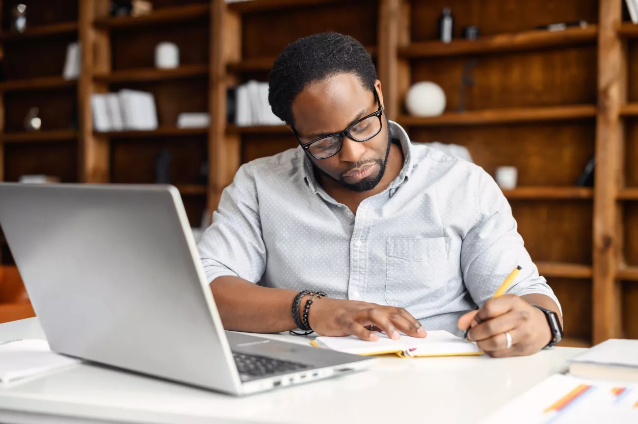 Man taking a course online